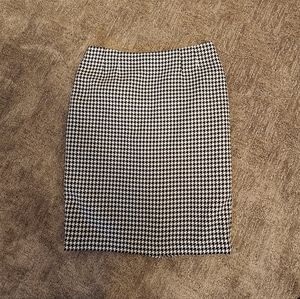 Houndstooth skirt
